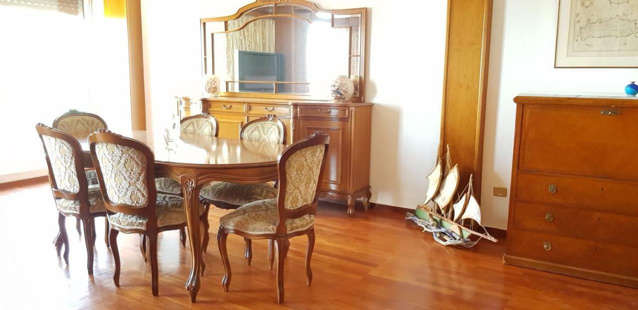 Perfect Beachfront Apartment Athene Buitenkant foto